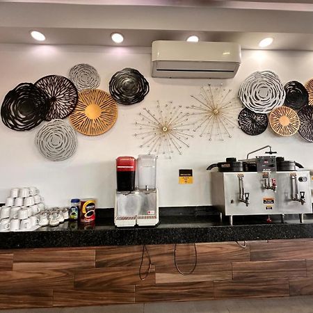 Hotel Bugari Aeropuerto Guadalajara Las Pintas Zewnętrze zdjęcie