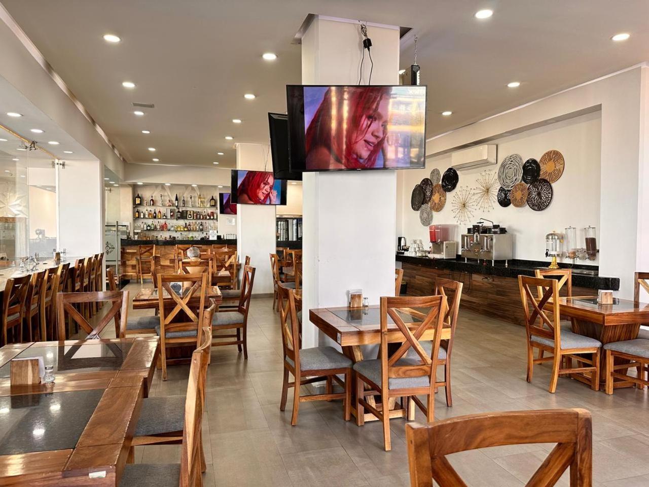 Hotel Bugari Aeropuerto Guadalajara Las Pintas Zewnętrze zdjęcie